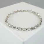 Christian wit gouden ovale armband