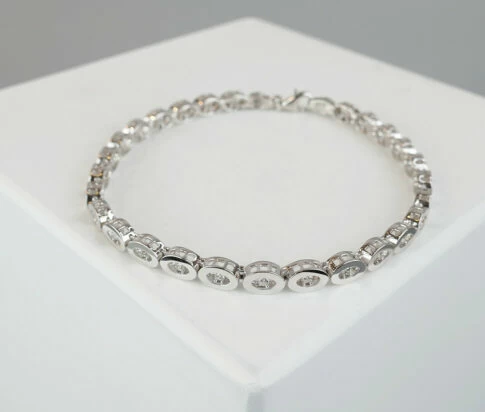 Christian wit gouden ovale armband